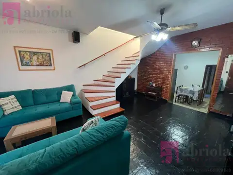 Depto Tipo Casa en Venta de 4 ambientes