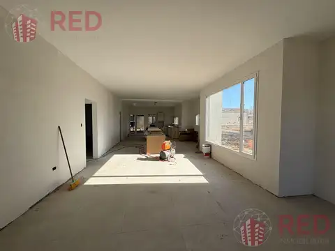 Casa 6 ambientes con 3 baños