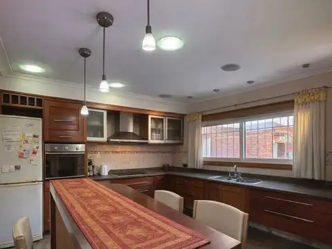 Casa 4 ambientes con 3 baños