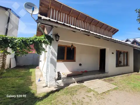 Casa en Alquiler con 1 cochera