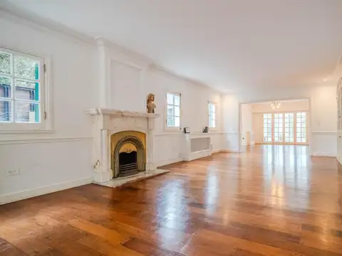 Casa en Venta con 3 cocheras