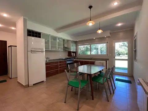 Casa en Venta con 7 cocheras