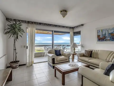 DEPARTAMENTO EN VENTA FRENTE AL MAR PARADA 1 MANSA