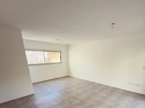 Oficina en Alquiler en La Plata, $ 300.000