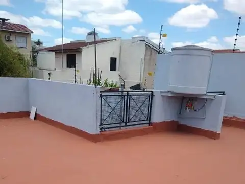 Departamento en Alquiler en Bernal, $ 550.000