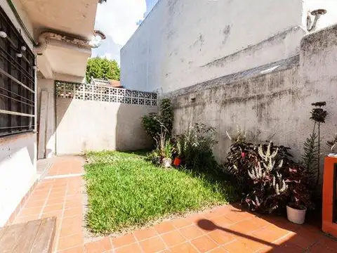 Depto Tipo Casa en Venta con 3 cochera