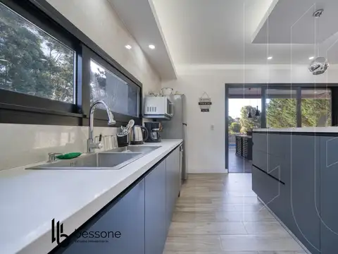 Casa 4 ambientes con 3 baños