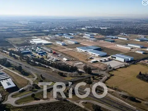 OPORTUNIDAD Terreno industrial en PREVENTA complejo cerrado con seguridad 24hs