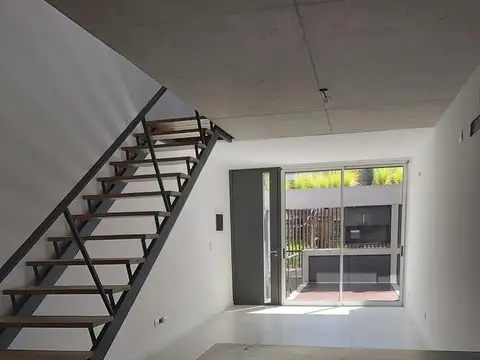 Depto Tipo Casa en Venta con 1 cocheras