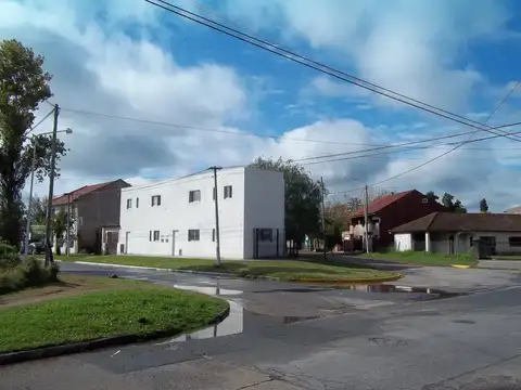 ALQUILER DEPTO 2 AMBIENTES EN PLANTA BAJA CON PATIO - ZONA LEMOS