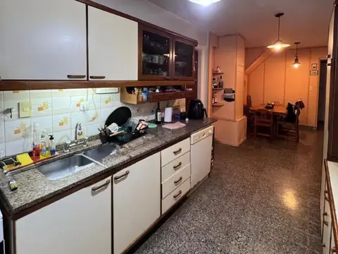 Depto Tipo Casa 5 ambientes con 2 baños