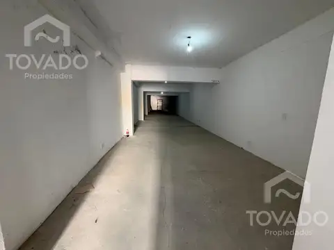 GRAN OPORTUNIDAD GALPÓN O DEPÓSITO EN FLORES COMERCIAL