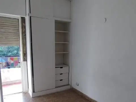 Depto. 3 ambientes San Martín Centro - 1er piso por escalera