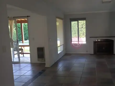 Casa 6 ambientes con 3 baños