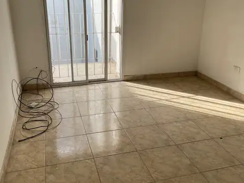 Depto Tipo Casa en Alquiler de 3 ambientes