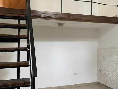 Jorge 2100, Piso pb
