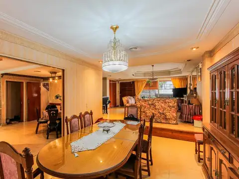 Casa 5 ambientes con 3 baños