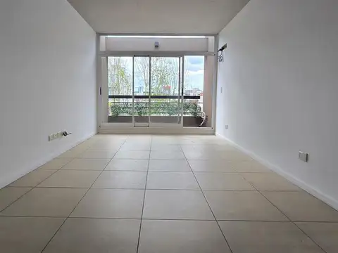 Amplio departamento monoambiente c/balcón - SAAVEDRA