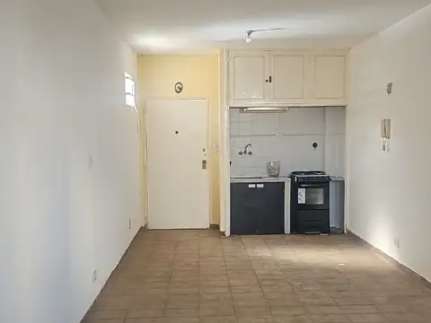 Avenida Carlos Calvo 2000, Piso 2