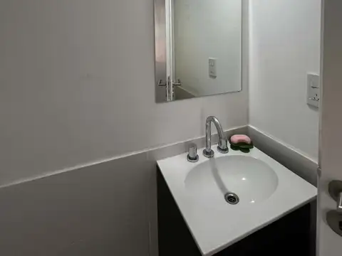 Excelente PH en primer piso, con tipologia en triplex.