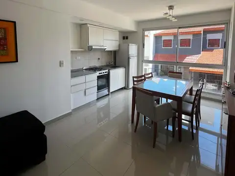 Excelente PH en primer piso, con tipologia en triplex.