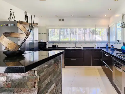 Casa - Alquiler temporario - Argentina, Pinamar - Troya 900