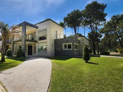 Casa - Alquiler temporario - Argentina, Pinamar - Troya 900