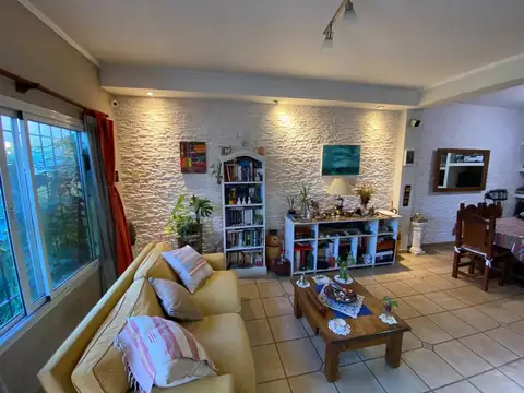 Depto Tipo Casa en Venta de 4 ambientes