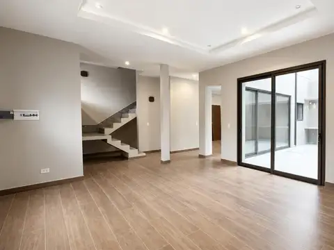 Liniers: Venta PH tipo casa A ESTRENAR de 4 ambientes, patio y gran suite | Sin expensas