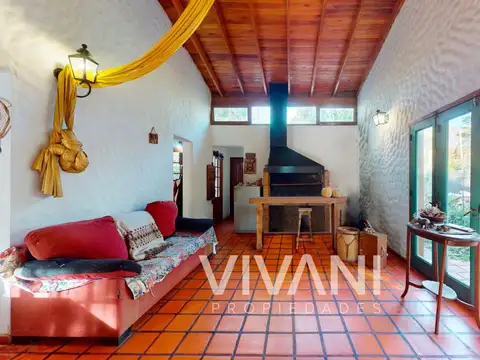 Casa en Venta con 3 cocheras