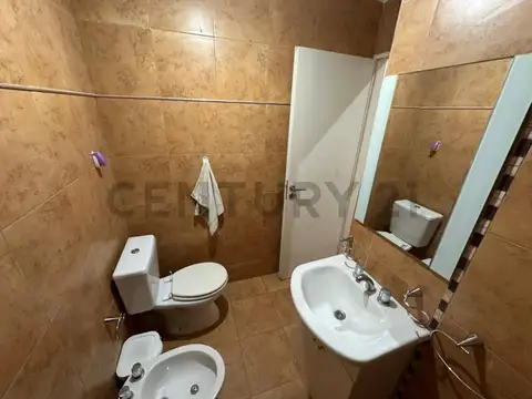 ALQUILER Imperdible Monoambiente con Cochera - Ubicación Premium en Lanús