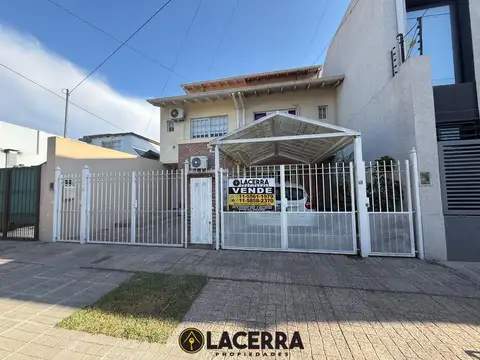 Triplex 4 ambientes con patio y cochera Apto Credito en Carapachay