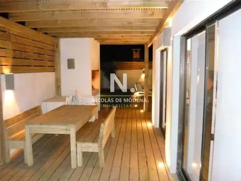 Casa 4 ambientes con 2 baños