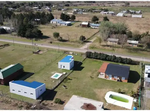 Quinta con pileta en Antelo sobre amplio terreno de 750m2!  2 construcciones  Antelo, Entre Rí...