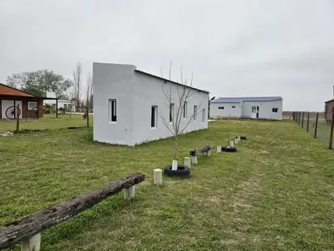 Quinta con pileta en Antelo sobre amplio terreno de 750m2!  2 construcciones  Antelo, Entre Rí...
