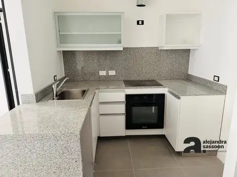 Avenida Álvarez Thomas 2800