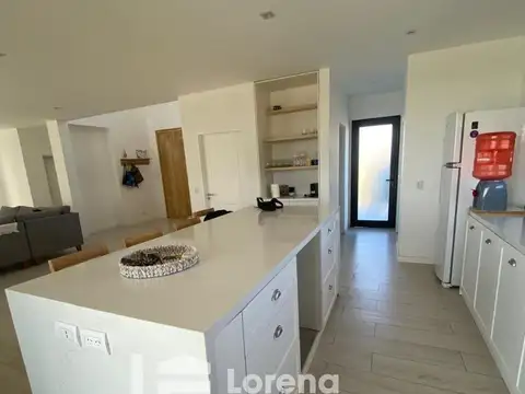 Puertos del Lago, Casa amoblada en Alquiler.