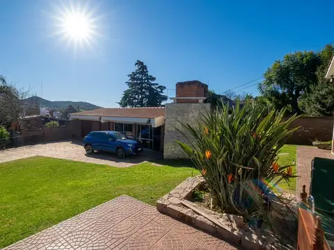 Casa 6 ambientes con 4 baños