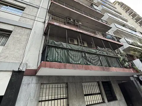 Departamento 2 ambientes con patio. Belgrano.