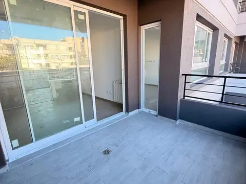 VENDE HERMOSO 2 AMB CON BALCON ATERRAZADO- A ESTRENAR - ENTREGA INMEDIATA  