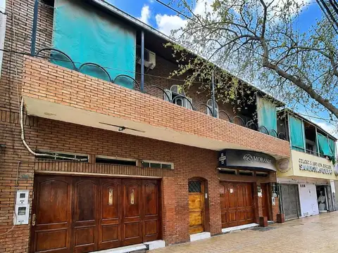 Casa De 13 Habitaciones Sobre Av. Rawson Capital.