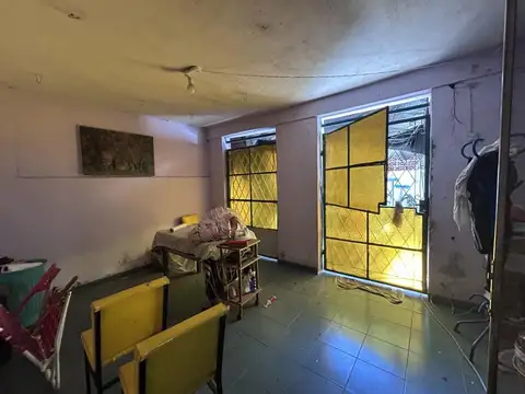 Khantuta 1400 (paraguay 6300), casa a reciclar,2 dormitorios