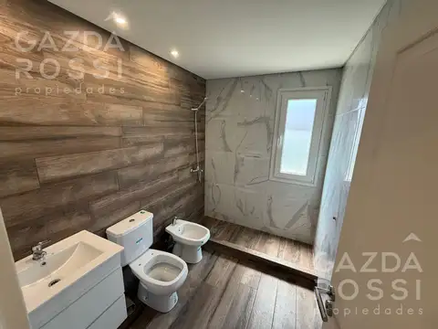 Casa 6 ambientes con 2 baños