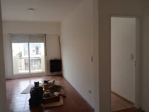 DEPARTAMENTO 2 AMB. CON COCHERA. SAN ISIDRO .