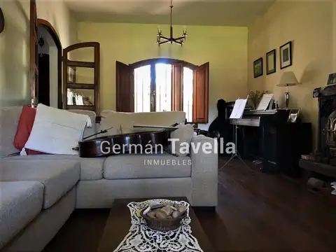 Venta Gran Casa 4 ambientes Parque Leloir parque y piscina