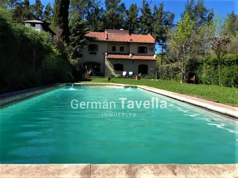 Venta Gran Casa 4 ambientes Parque Leloir parque y piscina