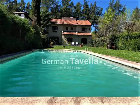 Venta Gran Casa 4 ambientes Parque Leloir parque y piscina