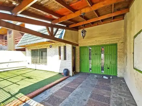 Venta Casa/Local Lote Propio 4 Ambientes con Patio y Garage