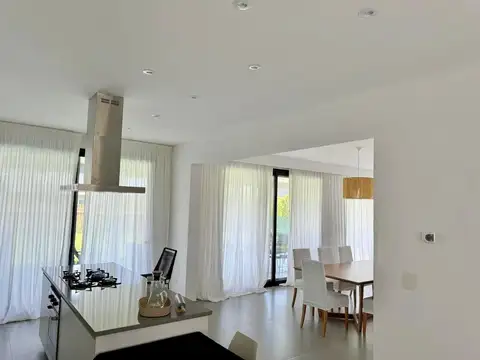 Casa en Alquiler en Villanueva, USD 2.600