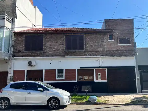 Casa 6 Amb. Ramos Mejía - Zona Colegio Don Bosco